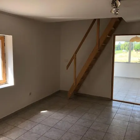 Apartamento Feel Natural And Relaxed In A 3 Bedroom B In