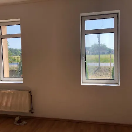 Feel Natural And Relaxed In A 3 Bedroom B In