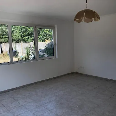 Feel Natural And Relaxed In A 3 Bedroom B In